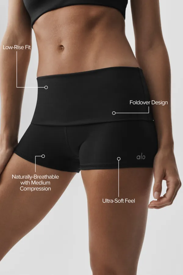 3" Softsculpt Low-Rise Foldover Shorts - Schwarz
